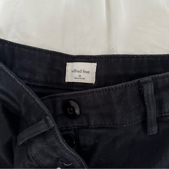 Aritzia Modern Cargo Black Pants - Picture 2 of 4